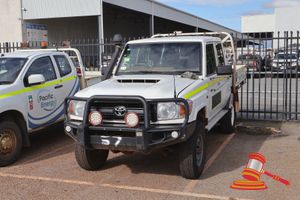 9 · 2019 Toyota VDJ79R Landcruiser Dual Cab Tray White, 4 x 4, Manual, Power Steering, Air Conditioning, Diesel Reg #: Unlicensed ODO: 417,446 Kms Showing on Clock Eng #: 1VD0504042, VIN: JTEBV71J40B008516 Features: Bullbar, Big Red Spotlights, Snorkel, Side Steps, Toolbox on Tray, Spare Wheel Carrier, Towbar. (S44#RITM0512359) (Disp# 67114), (Asset #03H8057), (*Key # 26, WP#4807*) Condition: **Driver's Door Dented, Drivers Seat Backrest Loose, Dent In Rear Passenger Door.** Panel: FAIR, Paint: FAIR