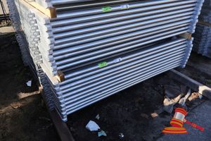 10 X 2.1m X 1.8m Portable Cattle Panels & Locking Pins