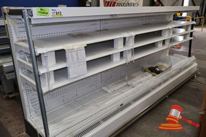 613 · HUSSMANN COMMERCIAL REFRIGERATED DISPLAY CASE, WHITE, 4 TIER TIER, MID SECTION. MODEL: SME1602-6M-3C7Y, SN: S728024. REQUIRES REMOTE REFRIGERATION SYSTEM. APPROX 3760 X 870 X H1600MM. UNTESTED (UNUSED). ON TRANSPORT PALLET