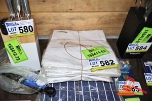 582 · WHITE WAITERS APRON (10)