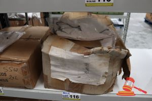 BOX OF WHITE SHORT SLEEVE CHEFS JACKETS, SIZE: MEDIUM