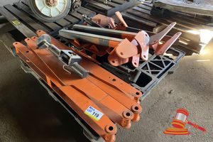 4 X Hydraulic Spider Legs. Orange