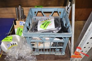 523 · ASSORTED CHEF CLOTHING ITEMS