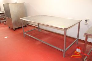 49 · HD STAINLESS STEEL WORK/PROCESSING TABLE WITH DRAINAGE CHANNEL AND DRAINAGE HOLES. APPROX 2040 X 1000 X H900MM