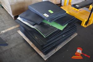 APPROX 23 X CUT UP BLACK RUBBER FLOOR MATS OF ASSORTED SIZES, ON A PALLET