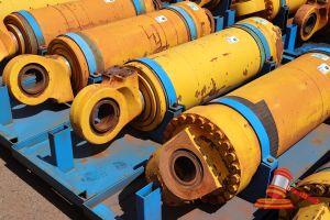 47 · 1 X KOMATSU 930E-5 OEM HOIST CYLINDERS, MATERIAL #: EM8376RM