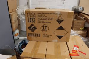 393 · 2x BOXES OF CLEAN EASY HEAVY DUTY DRAIN CLEANER, 1L PER BOTTLE, 20x BOTTLES TOTAL