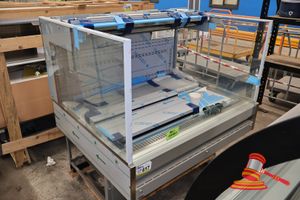 617 · 1 X ARNEG GLASGOW H135 DISPLAY CASE, SILVER, MID SECTION. MODEL: GLASGOW H135 OLV CLS 122 23050, SN:0QUB218201, LOOSE SHELVES. REQUIRES REMOTE REFRIGERATION SYSTEM. APPROX 1285 X 1090 X H1300MM. UNTESTED (UNUSED), ON TRANSPORT PALLET