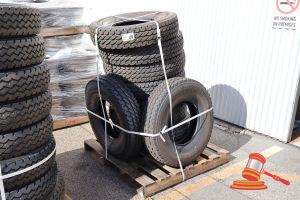 20 · 10 X POSS BRIDGESTONE DUELER, 225/95R16C, 118/116S, SOME MARKS, ON A PALLET (REF# OLS 7327876)