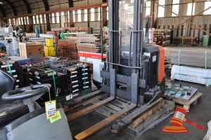 81 · 1 X CLASSIC BATTERY OPERATED FORKLIFT, MODEL: 12-4EPZB360SC, SN:W9843, 24V 360AH, FLOODED TYPE BATTERY, GROSS TRAY WEIGHT: 345KG, SUIT TRUCK MODEL: SPE135S, UNIT NO: GOODCHILD, POSS USED, SOME MARKS, UNTESTED, APPROX; 2M L X 1M W X 1.9M H, ON A PALLET (REF; 10, 171914-4, WL4656-73)