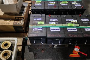 1 · 2 X KOMATSU BATTERY, 12V, 58D0601190, RC 440, CCA(A): 1425, REF.CA @0C; 1755, (UNTESTED), APPROX; 480MM D X 260MM W X 230MM H