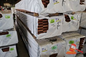 40 · PACK OF SKIP DRESSED KARRI, 100 x 25, FEATURE 407LM, 1.018 M3, PACK# 320028600 TRANSPORT DIMS- 5.7 MT x H 450 x W 480.