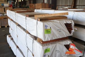 5 · PACK OF JARRAH OVERLAY, FEATURE, 130mm x 013mm, .27.82M2, 214LM, RANDOM LENGTHS (TRANSPORT SIZE L2.960mt x W520mm x H350/400mm, 350kg WEIGHT APPROX) (PACK# 320030478)