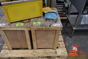 124 · EXTERNAL VACUUM PACKING MACHINE, DZQ-400TE, YELLOW, APPROX 500MM W X 370MM D X 390MM H, POSS UNUSED, UNTESTED, SEALED