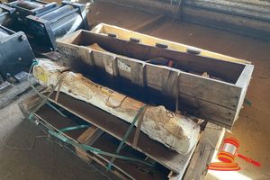 126 · 3 x WHEEL LOCK CYLINDERS. LENGTH APPROX 1150MM