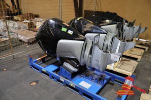 2 X 2022 MERCURY VERADO 250HP OUTBOARD MOTORS L6 STANDARD AND COUNTER ROTATION HRS 1581 (USED CONDITION WITH MARKS) (DOT A 22496, DOT A 22497)