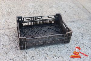 468 · PALLET OF BLACK PLASTIC STACKABLE UV STABILISED STORAGE CRATES, APPROX 600 x 400 x 180mm