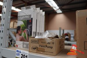 201 · BUNDLE WITH 4x SOLAR PRO PORTABLE SHOWERS AND 1x BOX OF CRAYOLA PAINT PUMPS