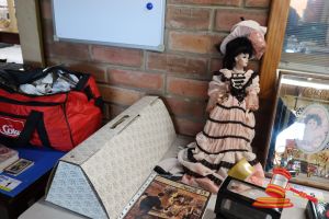 1 X Franklin Heirloom Collector Doll, Porcelain Head, Pink Dress With Black Lace Trim, Includes Coca-Cola Accessory, With Original Box (Poss Unused)