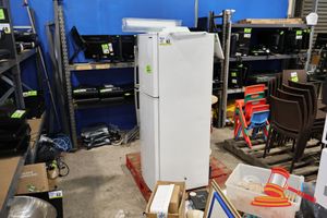 1 X Sharp Refrigerator-Freezer, Model: Sj-244v-Wh, Sn:G160716190, 245 L Untested