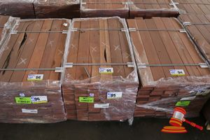 95 · PACK OF JARRAH DECKING 86 x 19 x 900mm, FEATURE,108 LM, PACK# 320028688, TRANSPORT DIMS - L 900 x H 450 x W 500.