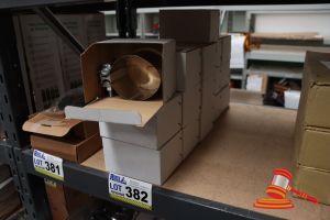 382 · BUNDLE OF METAL CLAMPS