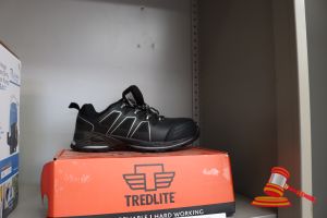 TREDLITE SAFETY SHOES, MODEL: DOCKLANDS, SIZE: 7.5, COLOUR: BLACK