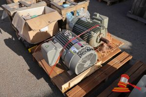 2 X Toshiba International Industrial 3 Phase Electric Motor, He Series, Frame; D180l, Kw: 22, Amps: 42.5,Hz: 50, (Untested), On A Pallet (S44#4974990022/A, Dr# 1756, Yandi)