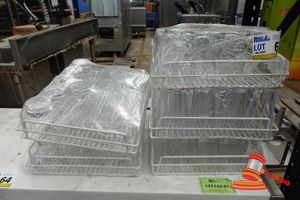 63 · APPROX 100 x ASSORTED GLASS & PLASTIC GLASSES IN 5 x GLASS TRAYS