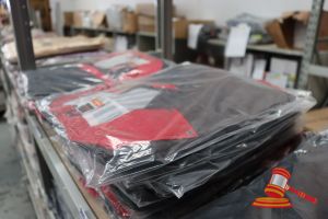 72 · APPROX 15x RED AND BLACK WINDBREAKER JACKETS, SIZE: L