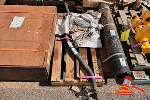 40 · 1 X TIE ROD ARM, POSS USED, APPROX; 1.6M L, 2 X LIEBHER 9681243 COVER DECKLES, ON A PALLET, (B4886635),