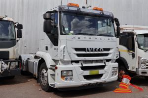 1 · 2012 Iveco Stralis 360 Prime Mover White, 4 x 4, Auto, 7.8L Diesel Reg #: Unlicensed ODO: 284113.4 Kms Showing on Clock Eng #: 130874 VIN: WJMM1VPH404394928 Features: Air Conditioning, Power Steering, Internal Storage Tray, Resting Area, GME MC5138 Hand Held Radio, TFT Colour Monitor, Adblue, Airbag Suspension, Turntable. (*Key # 29, WP#4936*) Condition: **Chipped Paint To Rear Tyre Protectors, Chipped Windscreen.** Panel: FAIR, Paint: FAIR, Glass: FAIR, Tyres: FAIR, Dash: FAIR, Upholstery: FAIR