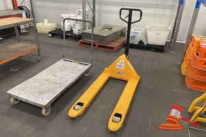 173 · TIGER 2500KG PALLET JACK. YELLOW. NOT WORKING