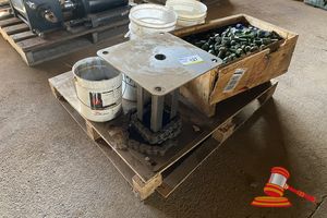 127 · 1 X 25MM FORKLIFT CHAIN.LENGTH APPROX 2.5M. (UNUSED), 2 X DRUMS OF 10MM GALV CHAIN. ASSORTED LENGHTS, BOXES OF ASSORTED BOLTS/STUDS