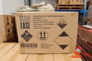 2x BOXES OF CLEAN EASY HEAVY DUTY DRAIN CLEANER, 1L PER BOTTLE, 20x BOTTLES TOTAL