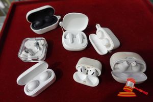 Approx 7 X Wireless Earbuds With Charging Cases, Includes: Jbl, Apple Airpods, Samsung, Various Others, Untested (Some Marks)