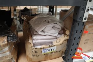 111 · 20x WHITE SHORT SLEEVE CHEFS JACKETS, SIZE: M