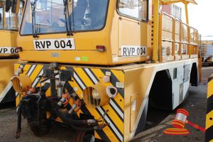 19 · 2009 ZEPHIR LOK 16.300 RAIL SHUNTER SERIAL # 2181, ENGINE SERIAL # 35216631, 14446HRS SHOWING, DIESEL, TARE WEIGHT 29000kgs, MAXED TOWED LOAD CAPACITY 3200T GROSS, 224kW, REMOTE CONTROLS, ASSET # RVP004