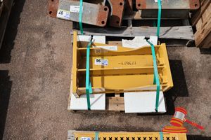 1 X Caterpillar Tank Bracket, P/N 196-9873, On Pallet