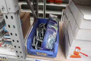 158 · BUNDLE WITH D-SHACKLES AND 3x ZINC PLATED HASP & STAPLE, 185mm