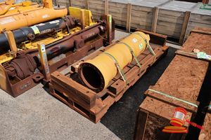1 X Hydraulic Outer Cylinder, Approx; 1.45m W X 270mm D, Some Marks, On A Pallet (Po; 1004658137)