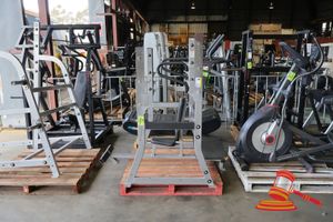 Hammer Strength Overhead Press Rack With Spotters Platform, Some Marks, Approx; 1.4m W X 1m L X 1.5m H, On A Pallet