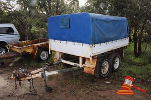 3 · 2005 TANDEM AXLE TRADESMAN TRAILER (WHITE) WITH PULLOUT TOOLBOXES DRAWERS AND CANVAS CANOPY. WHITE. TRAILER APPROX 2400 X 1860MM. REGISTRATION GN27464 (EXPIRY 22.11.26). VIN 6T9027WA150AAK604. TARE 600 AGG 2000KG (S#843)