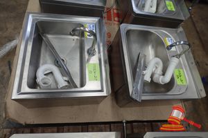 2 X BRITEX STAINLESS STEEL KNEE OPERATED HAND BASIN. USED. APPROX 500 X 430 X H230MM