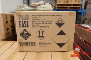 487 · 2x BOXES OF CLEAN EASY HEAVY DUTY DRAIN CLEANER, 1L PER BOTTLE, 20x BOTTLES TOTAL
