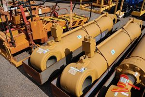 27 · CATERPILLAR HYDRAULIC CYLINDER, 994H BOOM LIFTING CYLINDER, MODEL: EMS-994-BM103H-SX (USED, SOME MARKS)