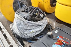 22 · VARIOUS SIZED HYDRAULIC HOSES, POSS USED, ON A PALLET