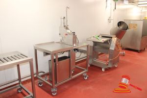 Sala Technology St Cd 700 Pneumatic Single Clipper On Stainless Steel Mobile Table. Approx 1120 X 800 X 1030mm. Note: Removed From Service 24th July 2026