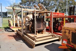 31 · PUMP INTERNATIONAL STALKER PUMP, CUMMINS ENGINE, MODEL# QSB3.3, 74KKW AT 7900RPM, ENGINE FAMILY #9CEXL03.3ACB, ESN, 68316518, BEACON LIGHTING, FIRE EXTINGISHER, FUEL PUMP, APPROX W2.3M x L4.2 x 1.5M TALL