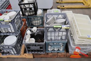 124 · APPROX 3 X MILK CRATES, ASSORTED CROCKERY, INCLUDES: WHITE PLATES, BLACK SAUCERS, WHITE CUPS, VARIOUS SIZES (SOME MARKS)